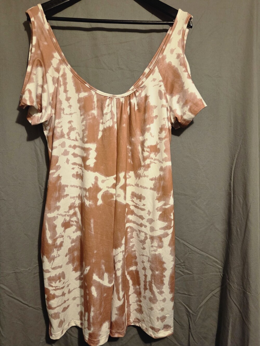 Tie-Dye Cold Shoulder Scoop Neck Romper in Cream & Peach